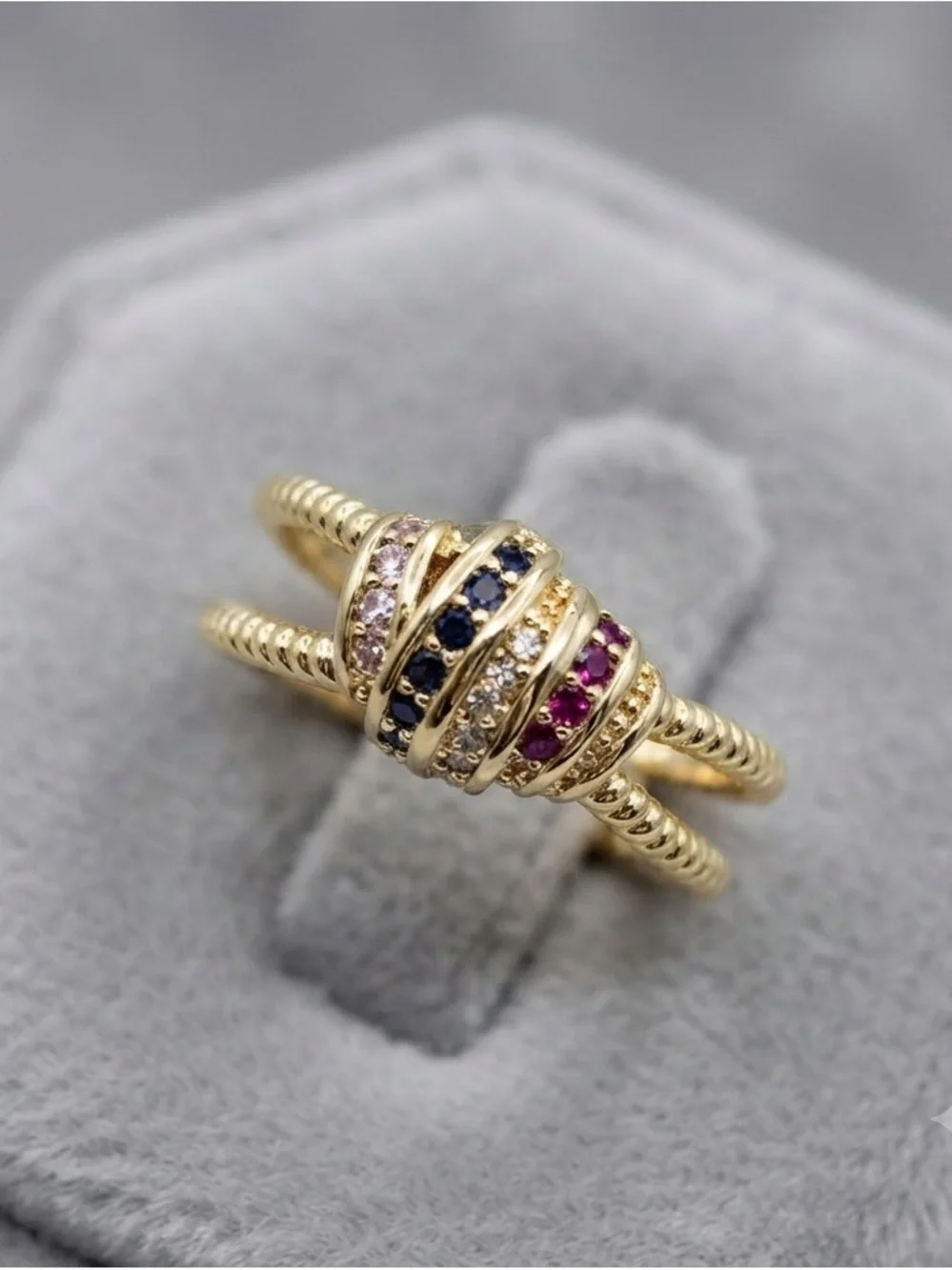 Emptyclosett elegant 14k